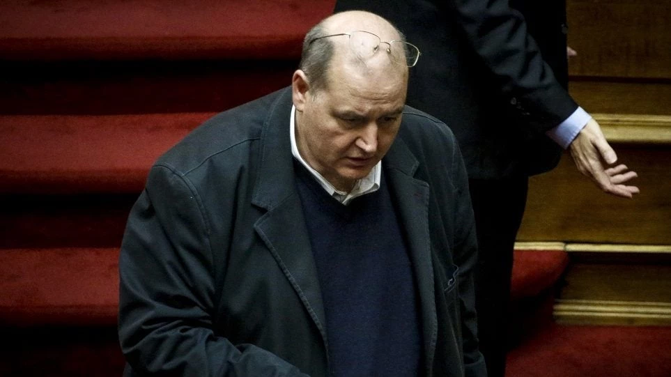 «Πυροβολεί» ξανά την Κυβέρνηση ο Φίλης: «Φιλοδώρημα» οι συντάξεις